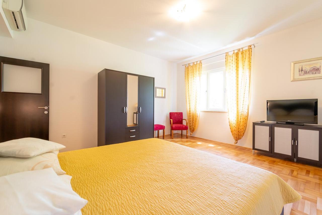 Apartments Naja Split Exterior photo