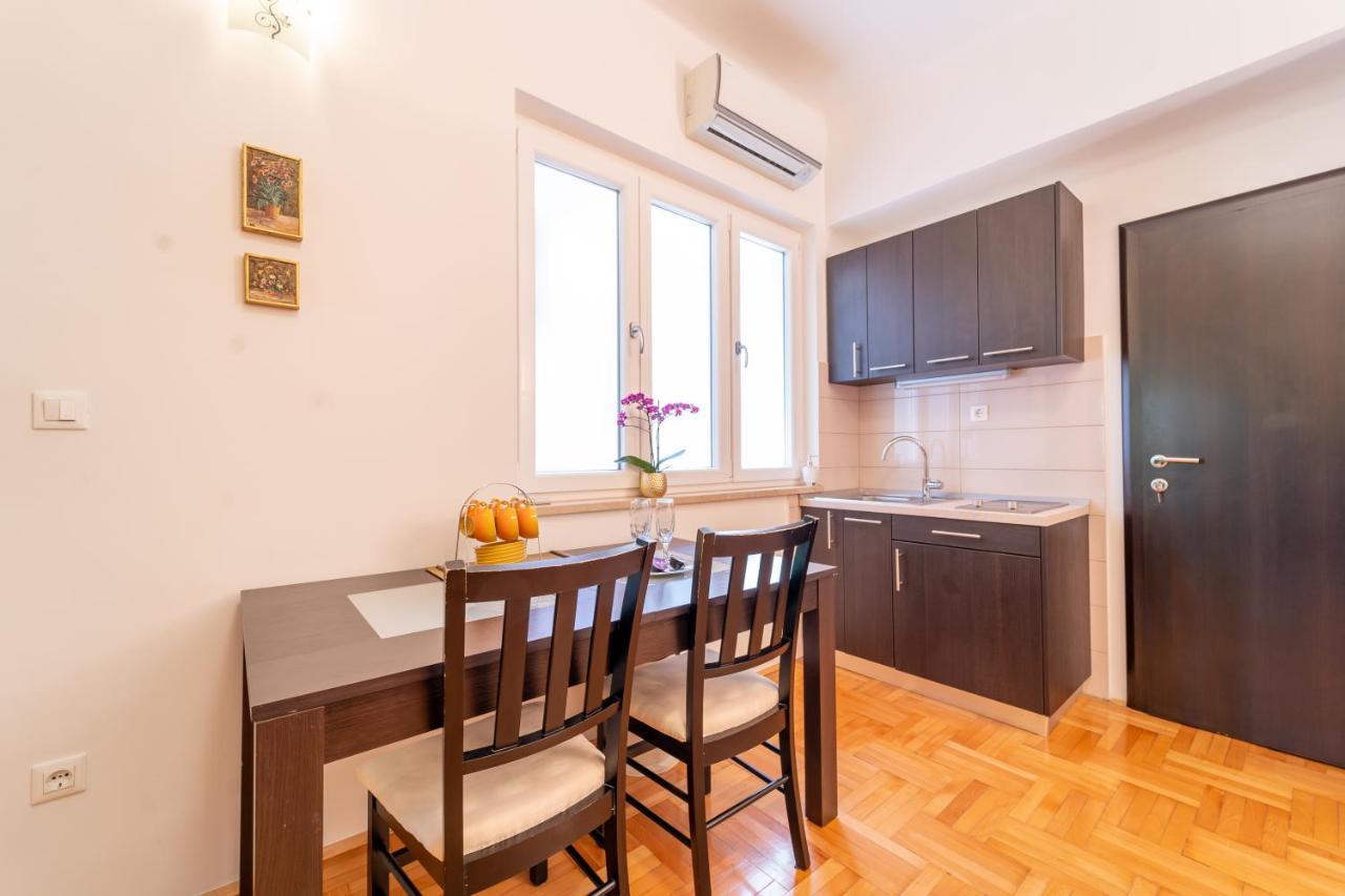 Apartments Naja Split Exterior photo