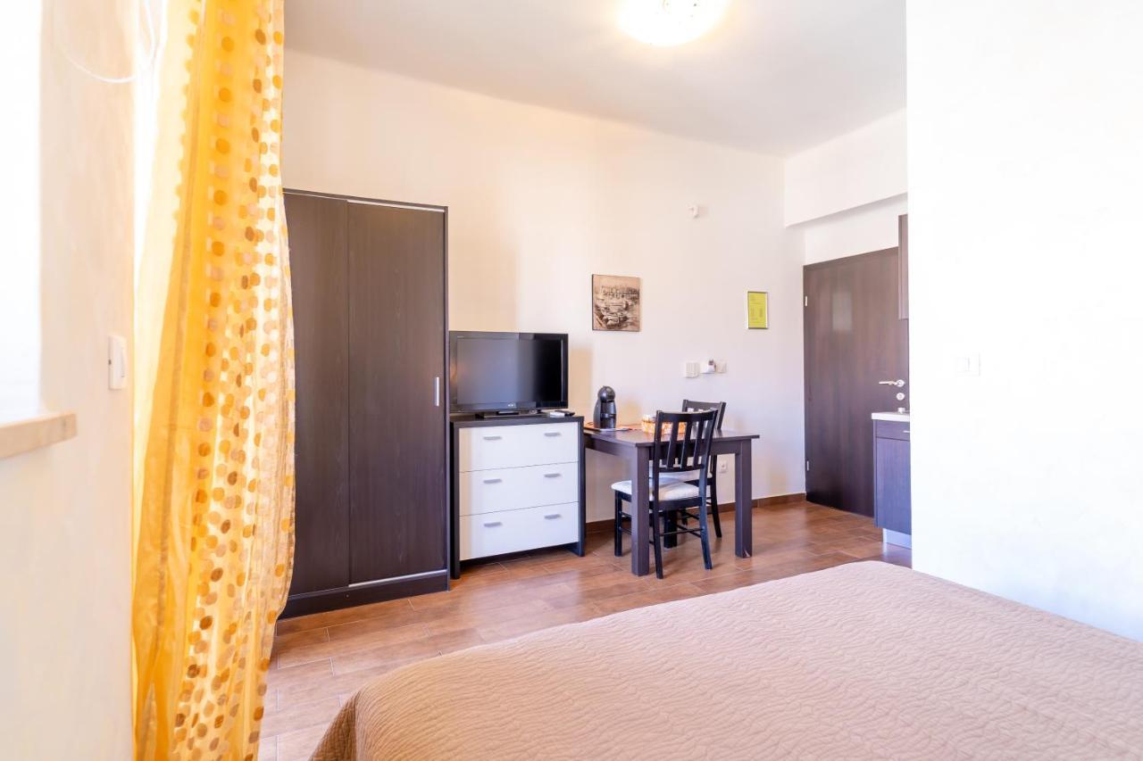 Apartments Naja Split Exterior photo