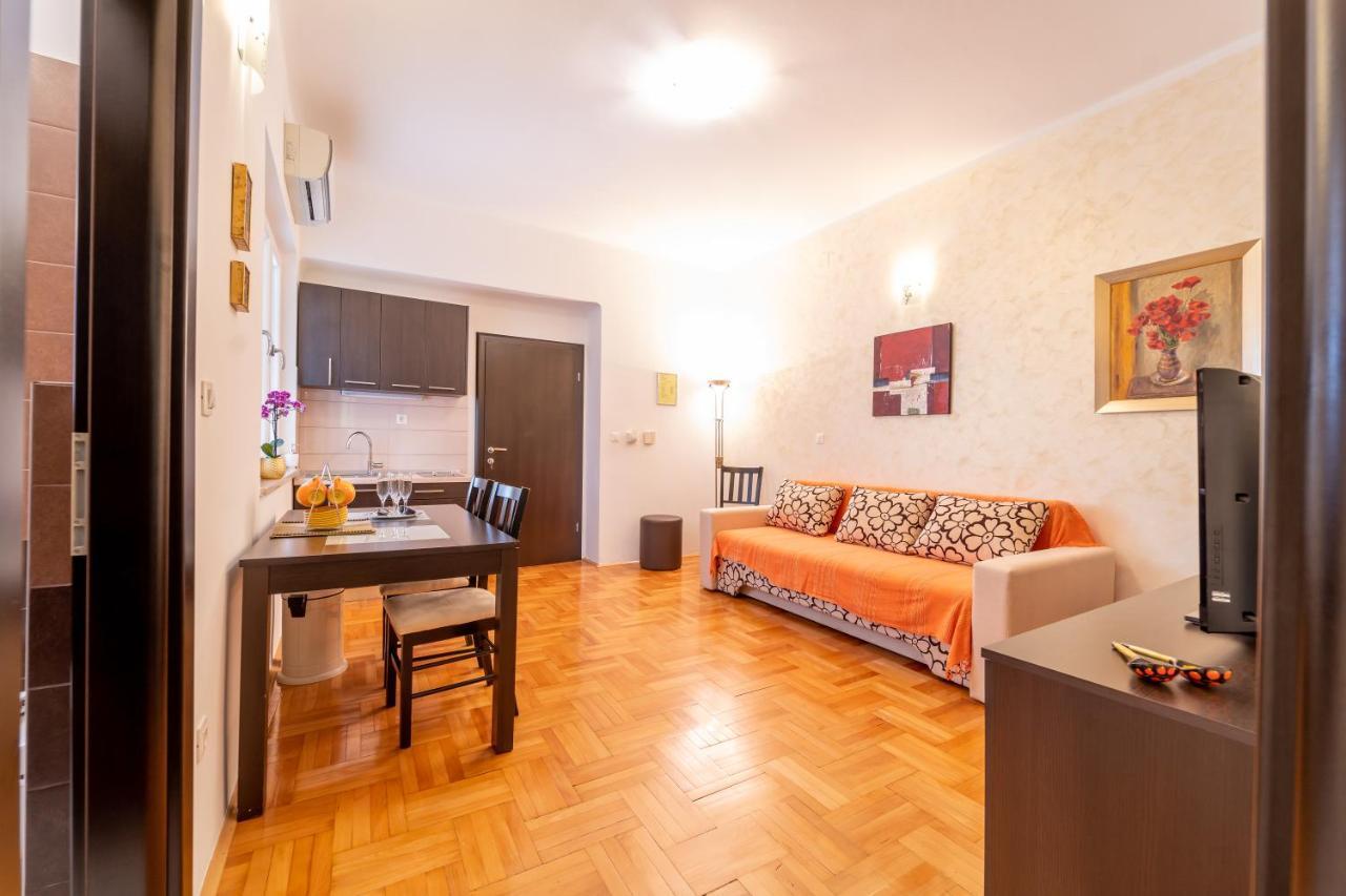 Apartments Naja Split Exterior photo